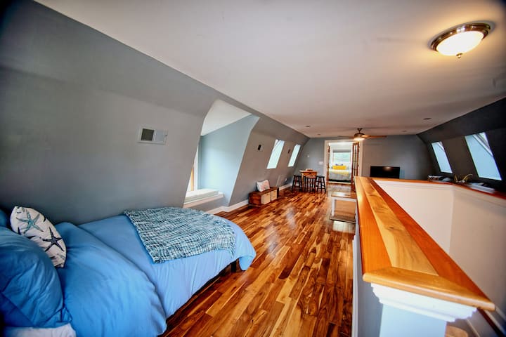 Come up and relax in the Loft