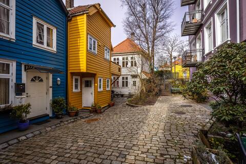 House in idyllic surroundings. Bergen city centre