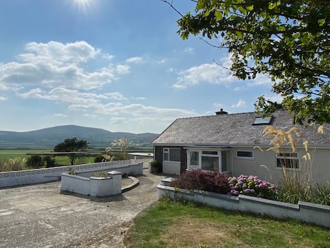 Cae'R Eos - Beautiful home near Whistling Sands