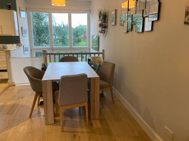 4 bedroom family home in Dun Laoghaire -by the sea gallery image 4