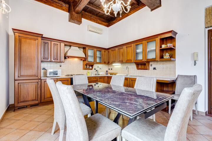 Appartamento 140 mq con vista su Piazza Navona gallery image 5