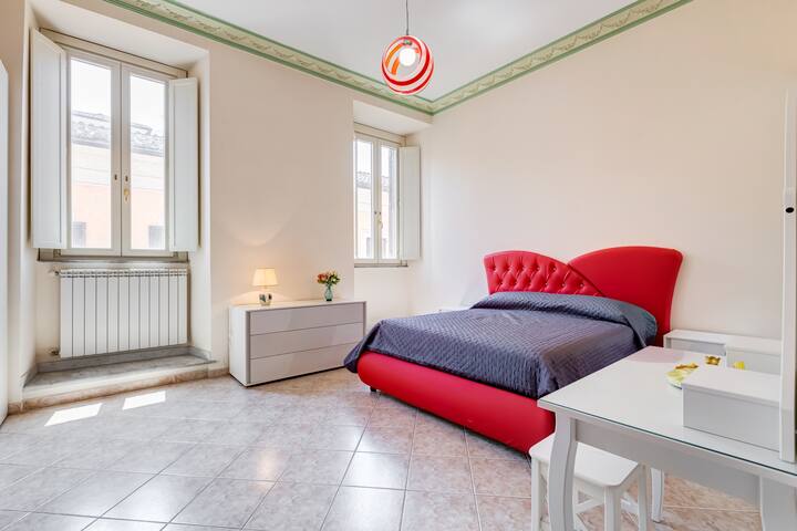 Appartamento 140 mq con vista su Piazza Navona gallery image 3