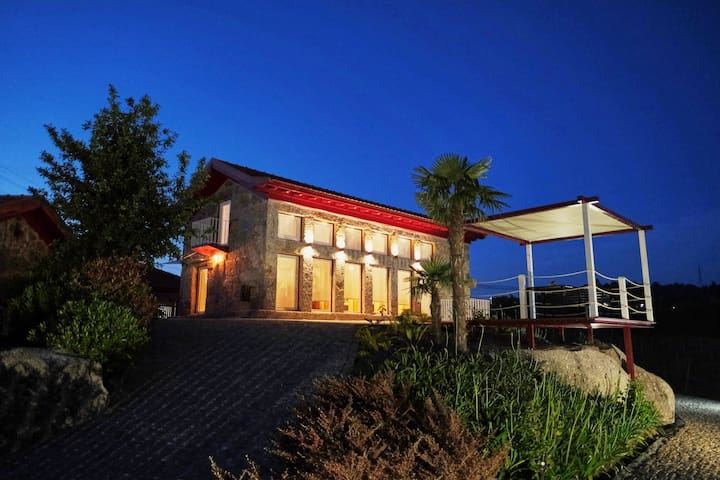 Piscina, charme e natureza