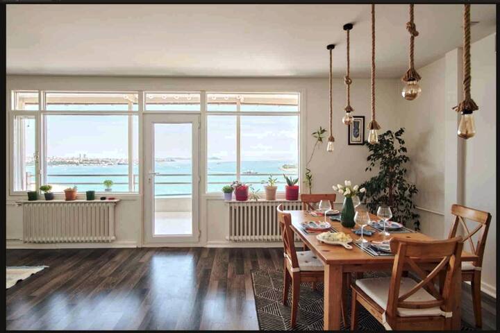 A Million Dollar View With 2 Bedroom gallery image 3