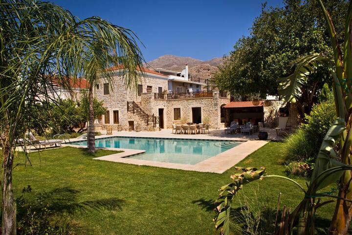 R&G luxury accommodation Kalymnos villa gallery image 2