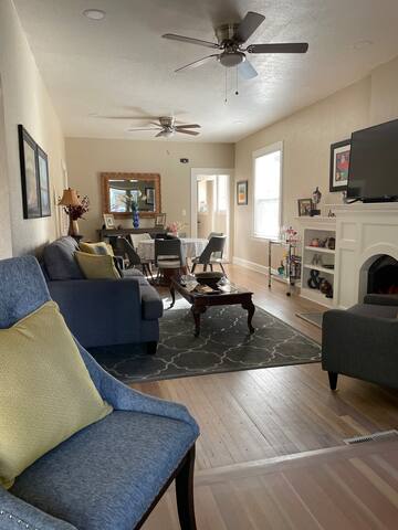 Beautiful 4 bedroom home in West Washington park. gallery image 2