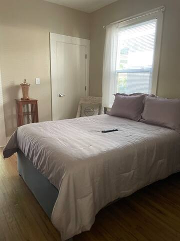 Beautiful 4 bedroom home in West Washington park. gallery image 5