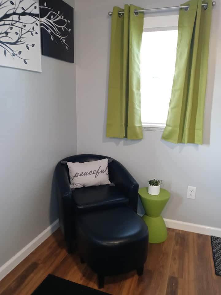 Cozy 1-br Guest House W/free Parking On Premises - Cape Girardeau, MO