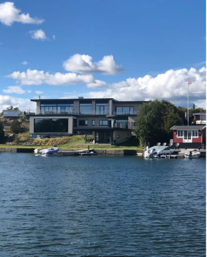 Exclusive villa with beach, jetty, swimming pool Villas for Rent in