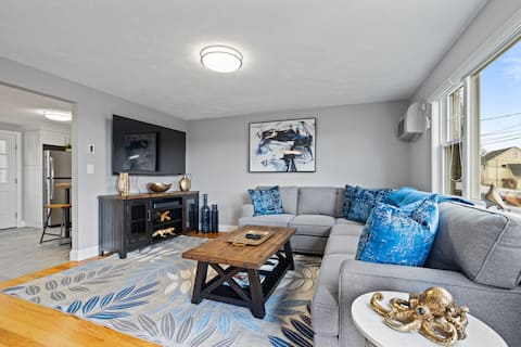 Recently Renovated 2 BR Close to Boston w/Parking!