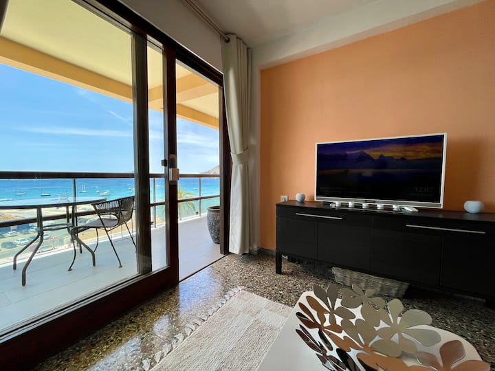 The Apricot Room - Time for Living and Relaxing