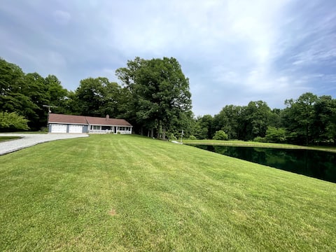 Secluded Wooded Getaway w/ 2BR 2BA + Private Lake