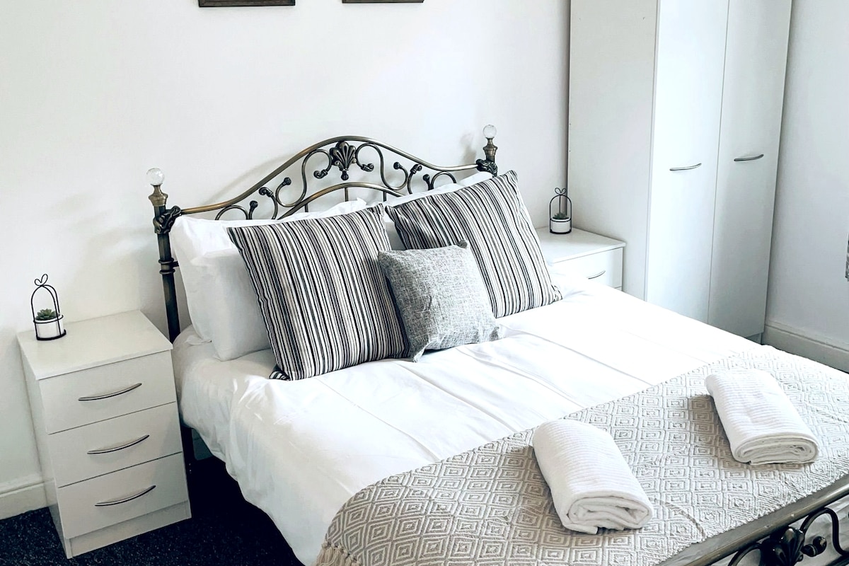Popular Airbnb listing: Comfortable town house in Coventry City Centre in Keresley