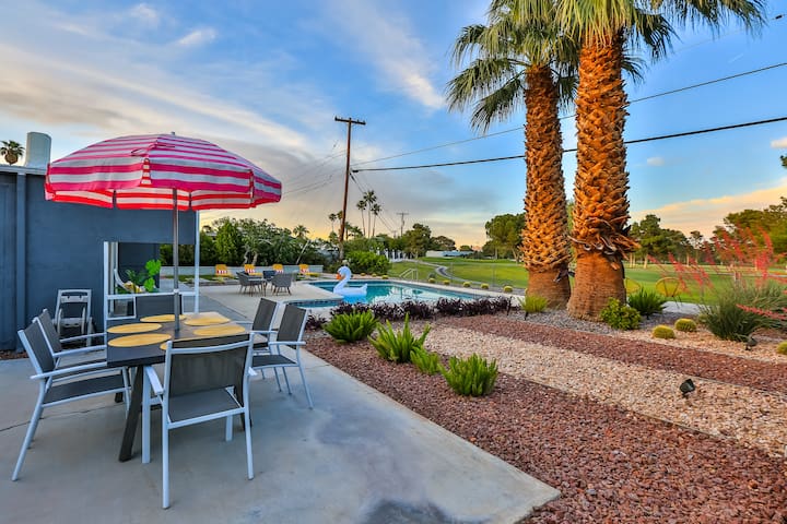 Rare Mid Century*Golf *Close to Strip*Views*WOW gallery image 5