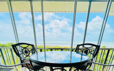 Amazing Gulf Views! Beachfront Condo + Pickleball
