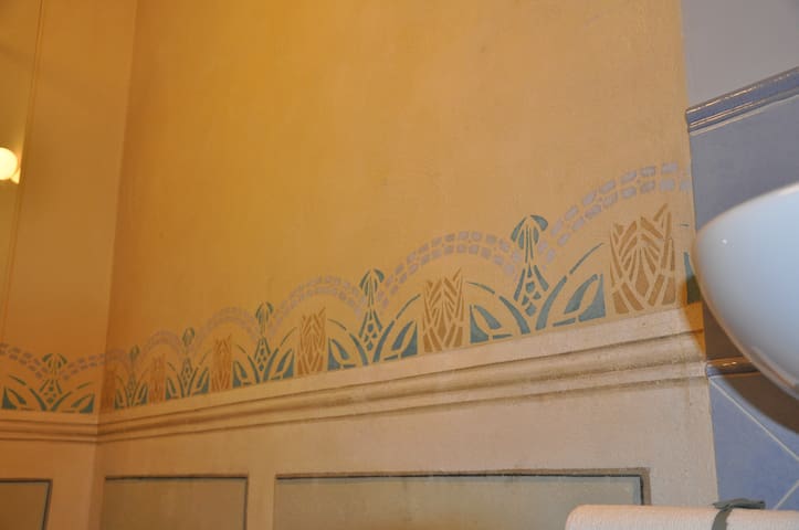 [City Center] Bright apartment gallery image 2