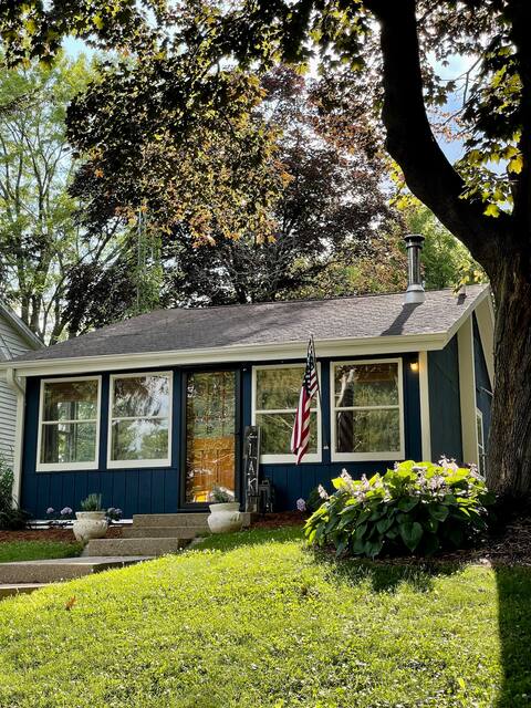 Lake Country Guest Cottage