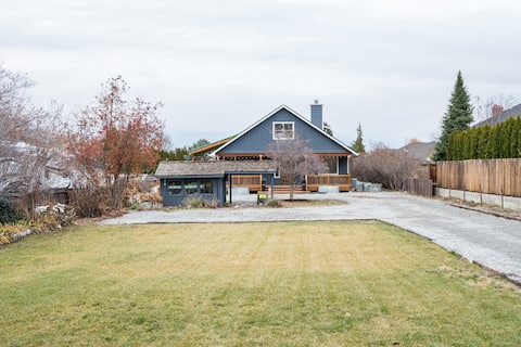Spacious 4 bedroom cabin with mountain view