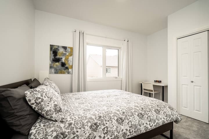 BedRoom1 საწოლი 152 × 203 სმ 152 × 203