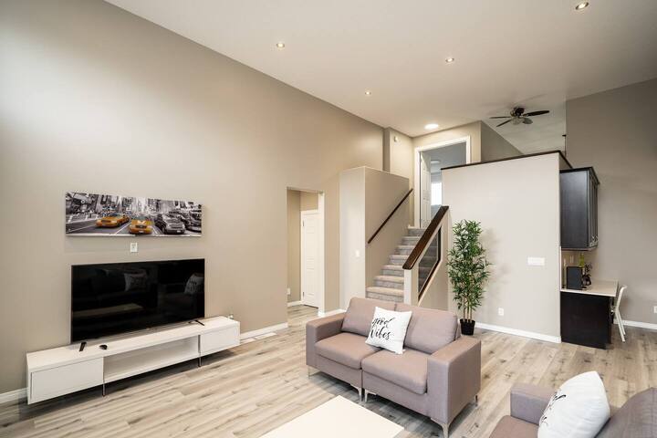 Sweet Home in Bridgewater /w Garage & Yard gallery image 3