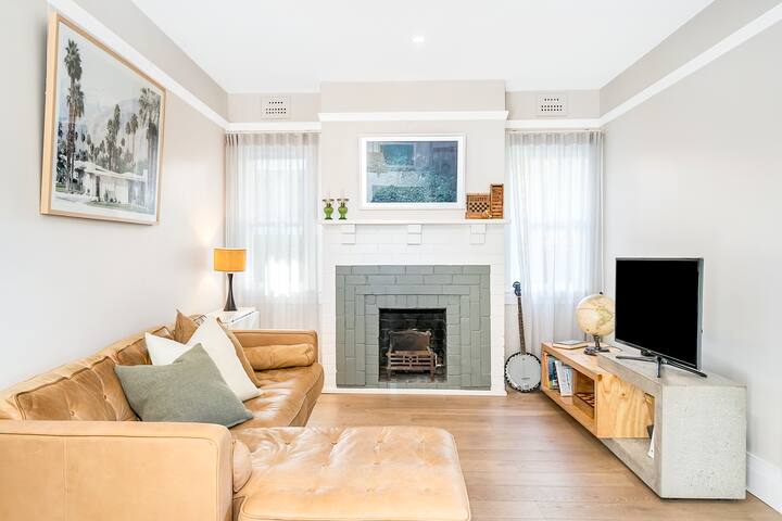 Gorgeous & spacious family home with big backyard gallery image 5