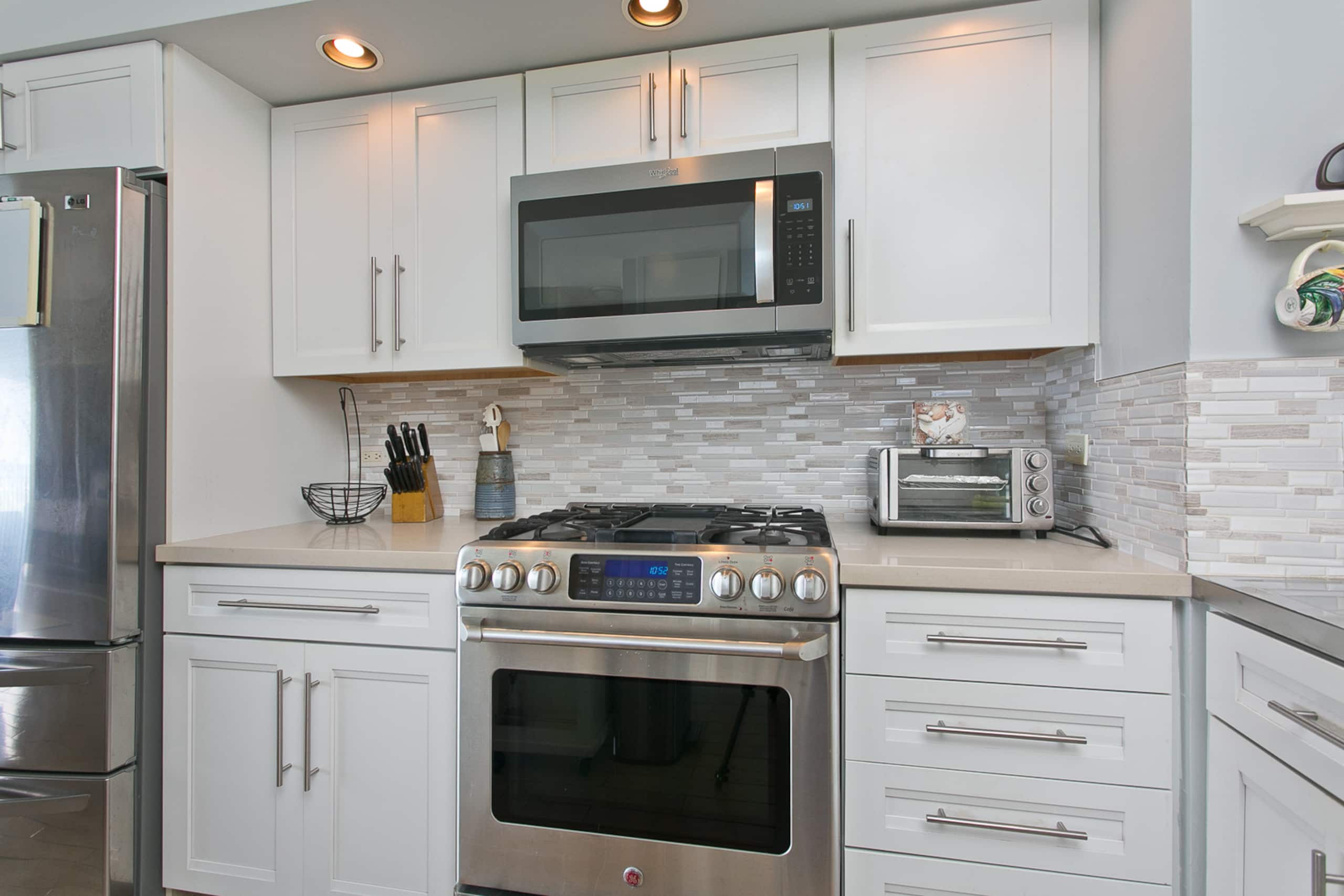 Resort in Honolulu · ★4.9 · 1 bedroom · 4 beds · 1 private bath - Image 4