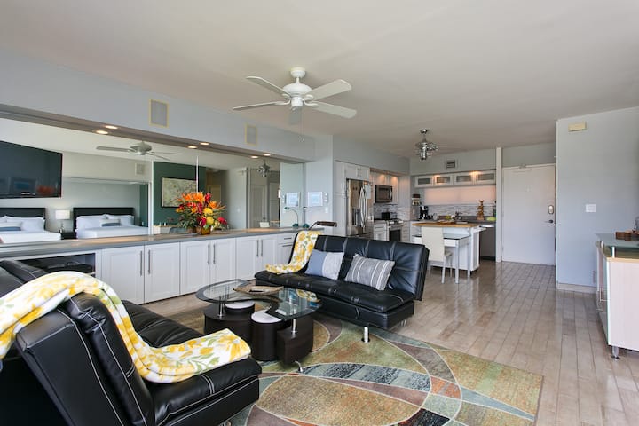 Luxury Oceanfront Condo In Paradise +Free Parking - Honolulu, HI