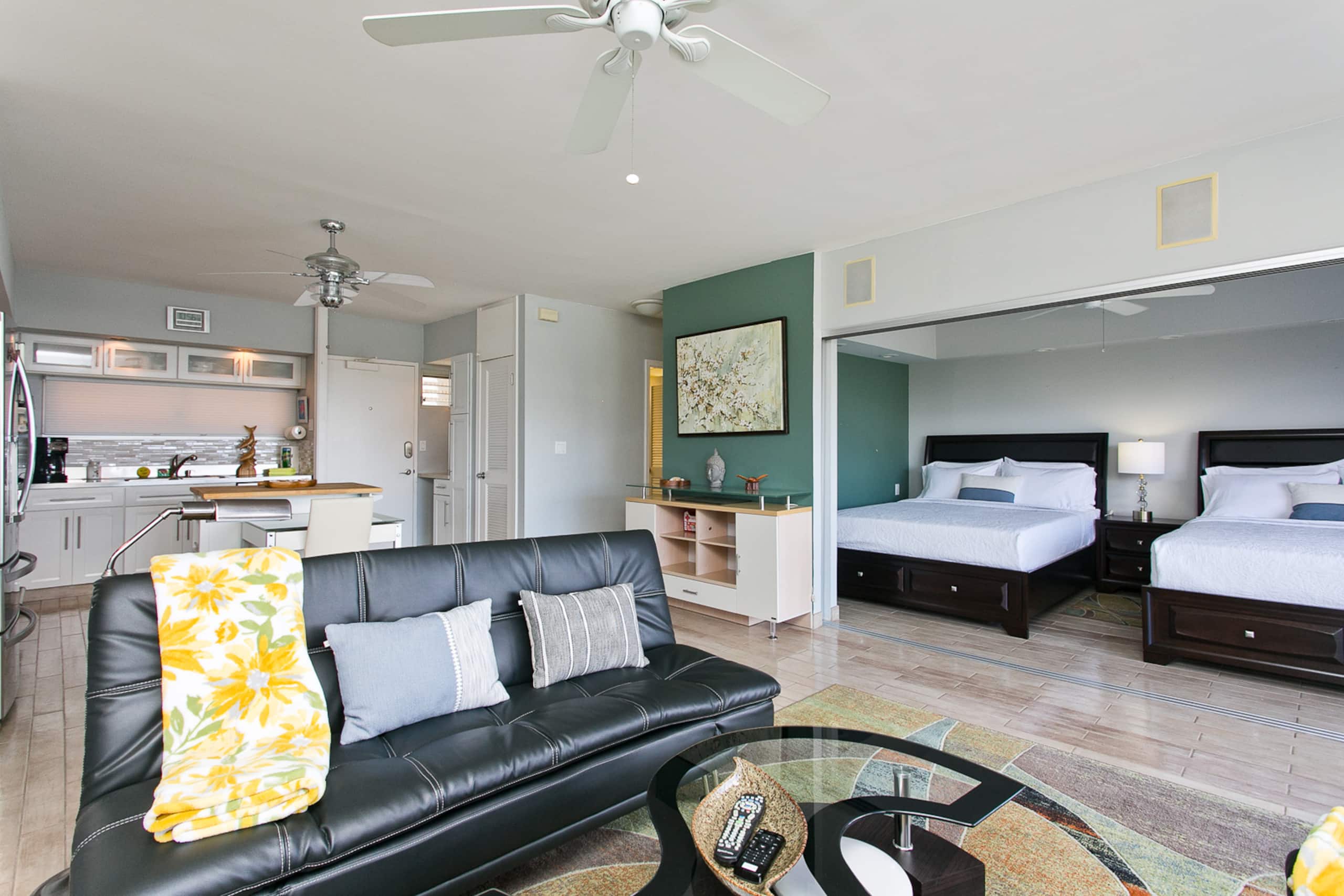 Resort in Honolulu · ★4.9 · 1 bedroom · 4 beds · 1 private bath - Image 5