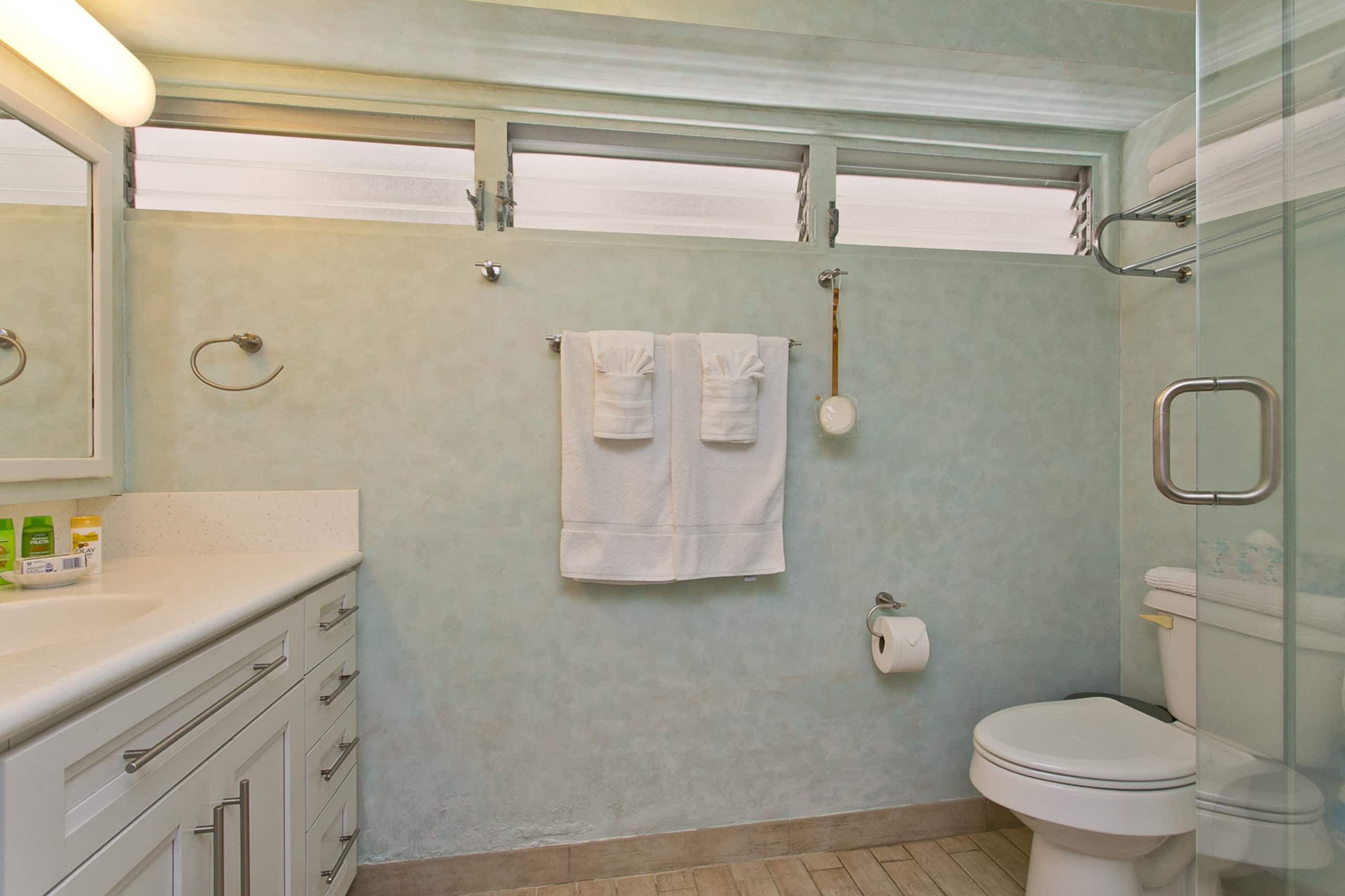 Resort in Honolulu · ★4.9 · 1 bedroom · 4 beds · 1 private bath - Image 6