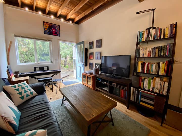Forest Townhome With Yard 5 Min To Beach - Seattle, WA