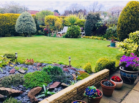 Large 3 bed home close to excellent golf courses.
