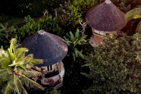 Beautiful Bamboo Treehouse w/ Jungle & Valley View