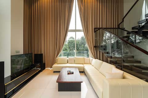 4bed Villas  Luxurious  Free Pickup/ Gym Sauna