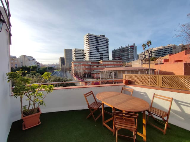 Entire home with 1 bedrooms in Barcelona - Apartment with a Rooftop Terrace