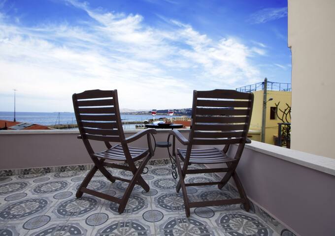 Luxury Home in the heart of the Old Harbour