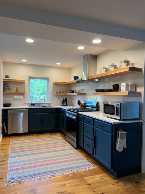 Cozy, freshly remodeled home!