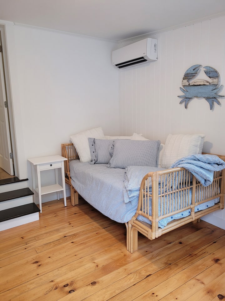 1 სართული საძინებელი - 1  ერთადგილიანი საწოლი