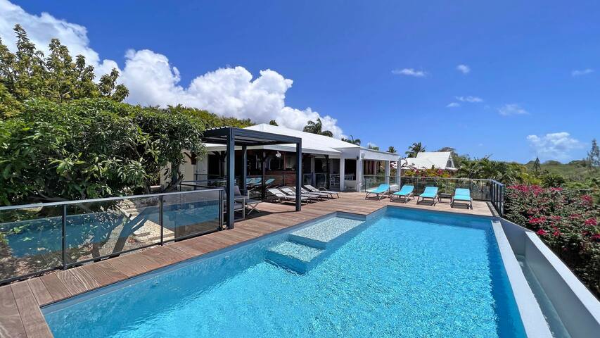 Côté Caraïbes managed Airbnb listing 1