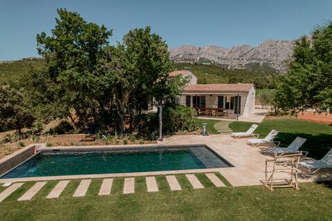 La Bastide Blanche in the heart of Maison MIP vineyards