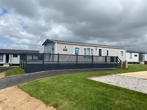 Top performing Airbnb: Langdale 2022 3 bedroom static caravan (sleeps 8) in Perranzabuloe