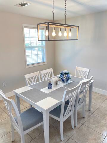 Charming Modern Home w/ Pool -10m to FQ & Downtown gallery image 5