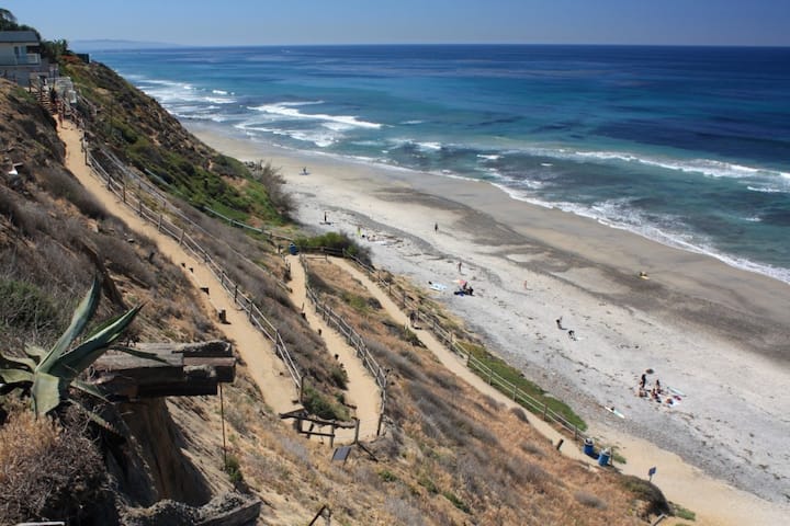 Luxury Beach Condo: Hot Tub, Ac, Long Term Stays - Encinitas, CA