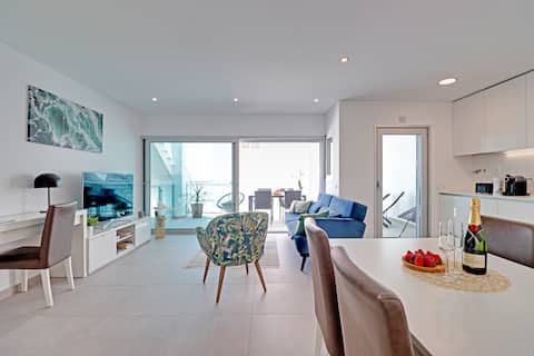 Successful Airbnb property: Superb View! 100m beach Inatel, Old Town 300m in Albufeira