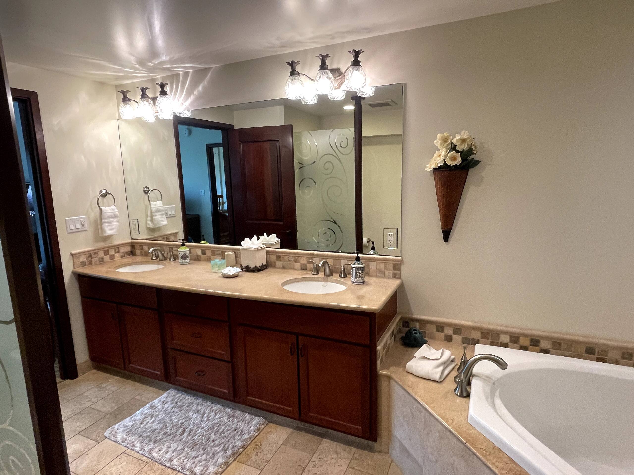 Condo in Kapaa · ★5.0 · 1 bedroom · 2 beds · 2 baths - Photo 12