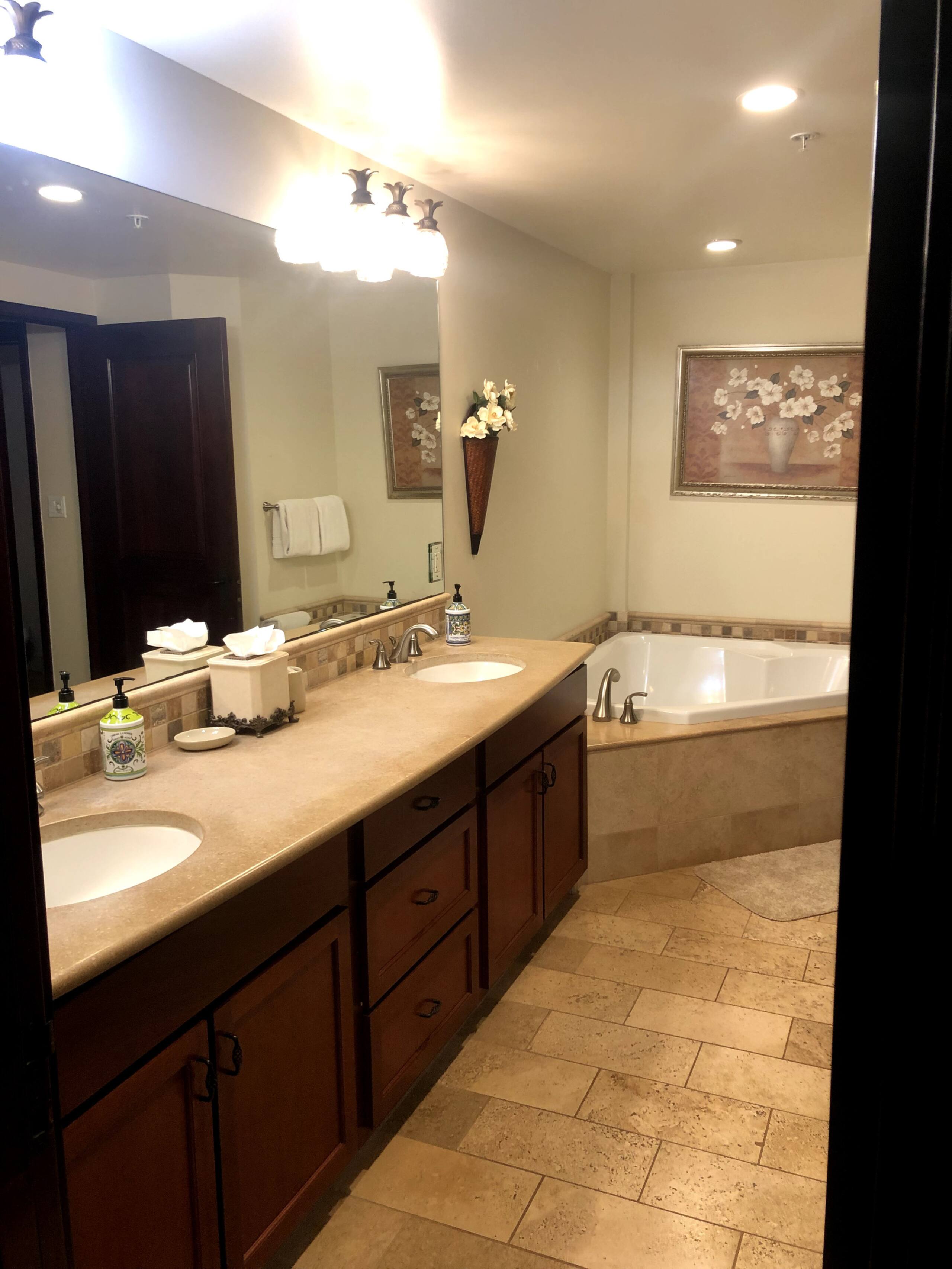Condo in Kapaa · ★5.0 · 1 bedroom · 2 beds · 2 baths - Photo 7