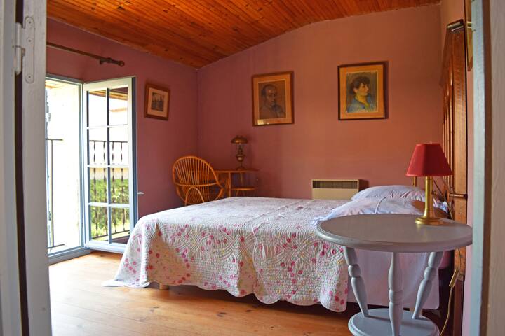 ห้องนอน 2 เตียงใหญ่ขนาด 140 ซม.