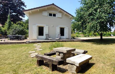 Tour de Plumont villa  + park/ parking 8-11 pers