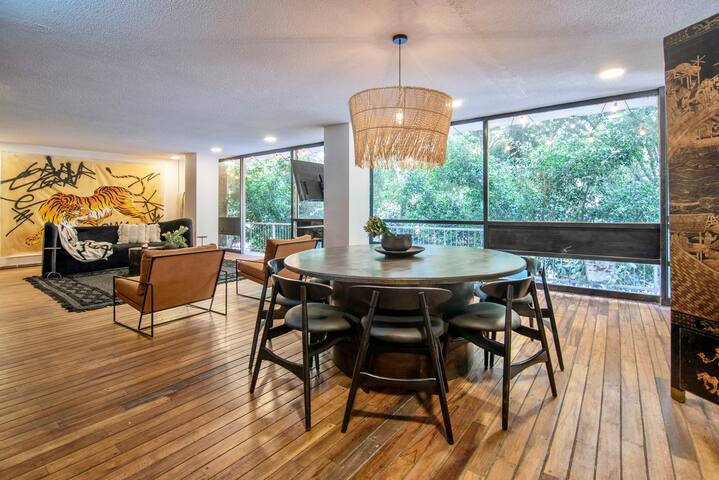 2 DESIGNED APTS IN ♥ OF CONDESA 7BR-6BATH-20PPL gallery image 5