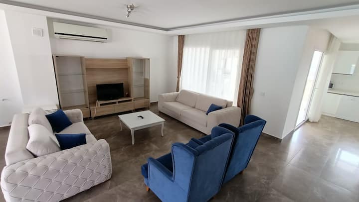 Havuzbaşı Ters Dubleks Vi̇lla - Kuşadası