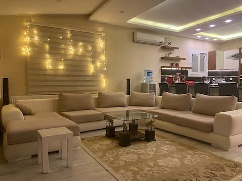 Popular Airbnb listing: Gorgeous Villa with Excelent Seaview in Güzelbahçe in İzmir